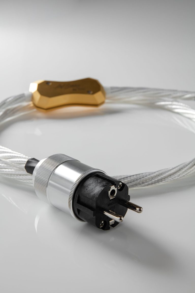 Crystal Cable  Art Series DaVinci Power Cable