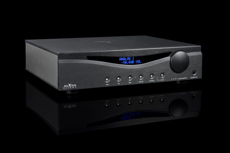 AudIa FlIght FLS1 Preamfi, FLS4 Power Amfi Set