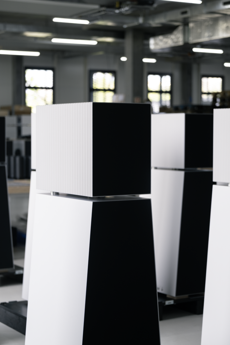 Goldmund Rhea Passive Speaker Set